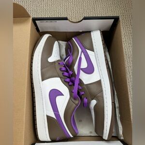 Nike Air Jordan Retro 1 Low Palomino/Wild Berry- White - Like New with Box - 9.5